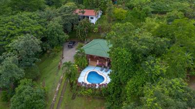 Dual-Income Opportunity Surrounded by Jungle Paradise in Escaleras image 5