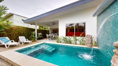 Turnkey Home for Sale in Bahía Uvita, Costa Rica – Walk to the Beach and Marino Ballena National Park image 2