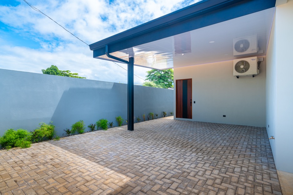 Elegant Coastal Living in Uvita – Walk to Beach, Dine, and Nature selected