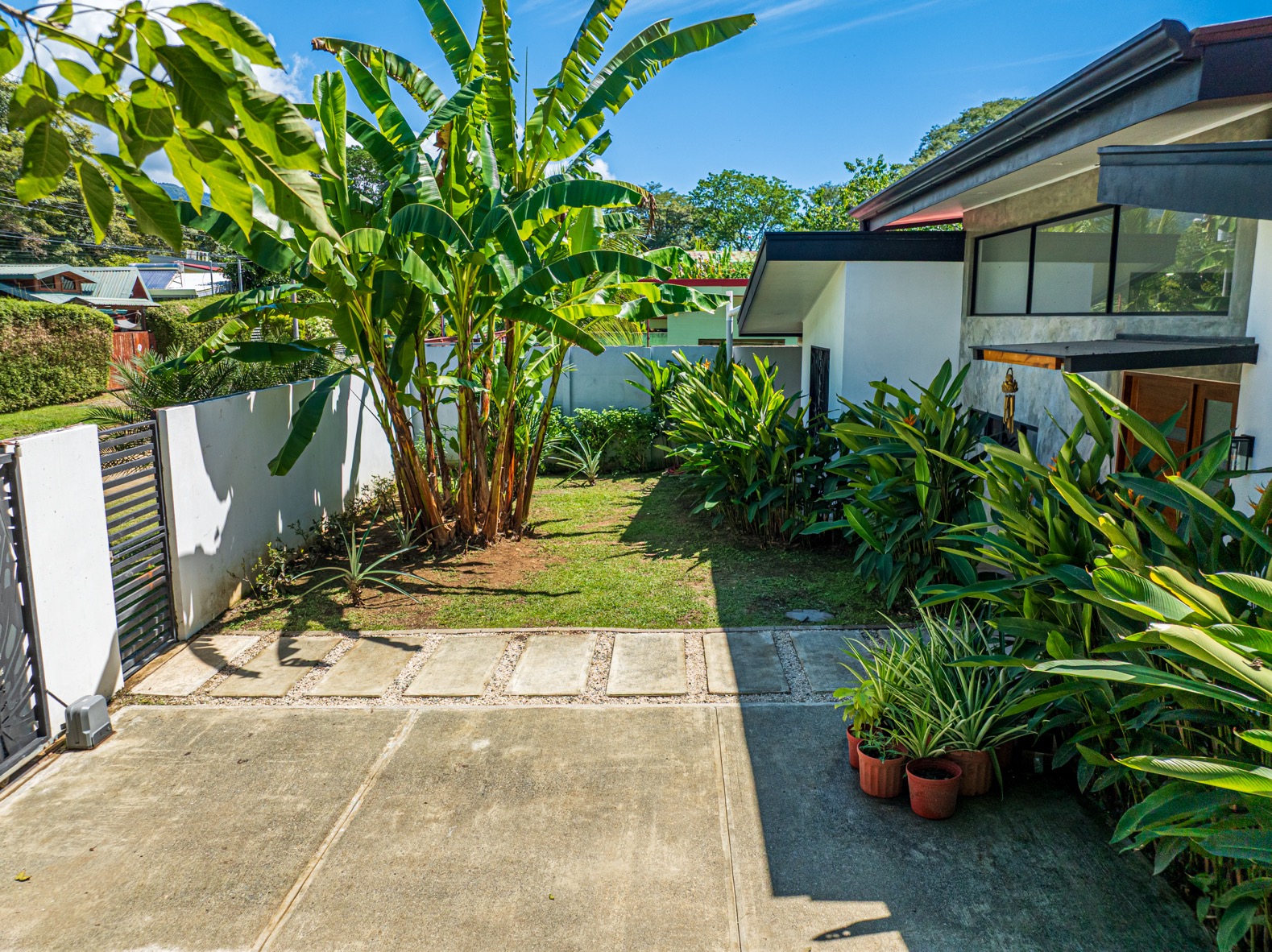 Tropical Modern Pool Residence Minutes from Marino Ballena National Park selected
