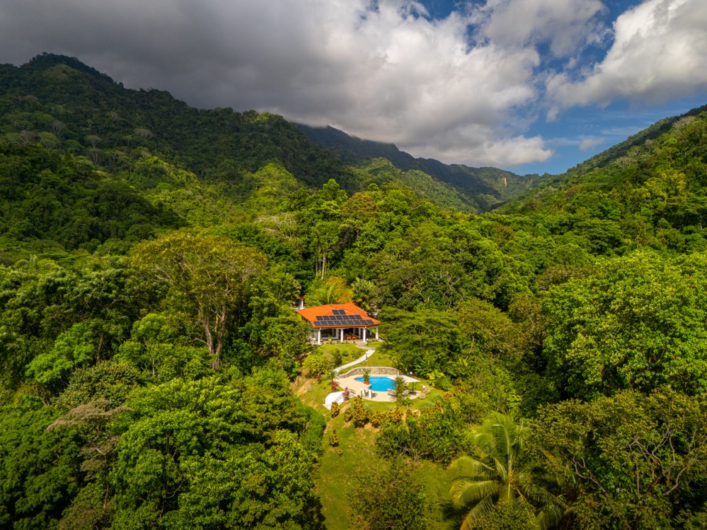 Villa Allamanda — Solar-Powered Luxury Retreat with Ocean Views in the Mountains of Tres Ríos selected