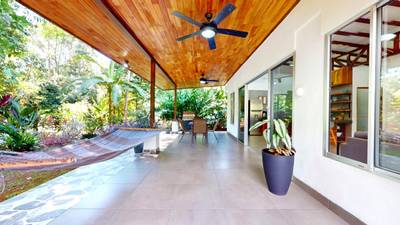 2 Bedroom Solar Home with Creek Frontage image 3