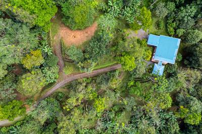 Two Modern Homes with Mountain View, Creek Access, and Multiple Building Sites in Tumbas, Tinamastes image 3