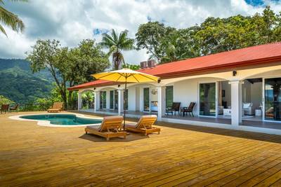 Casa Blanca – Renovated Hacienda-Style Home with Ocean Views in Uvita image 2