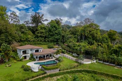 Legacy Ridge-Top Villa with Panoramic Ocean Views – Dominica image 2