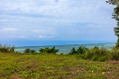 Visionary Ocean-View Estate with Development Potential Near Playa Linda image 1