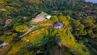 Whale's Tail Ocean Views Luxury Hilltop Estate image 3