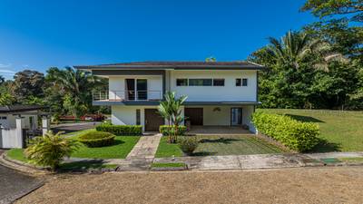 Elegant Tropical Villa Steps from Playa Hermosa – Gated Community image 3
