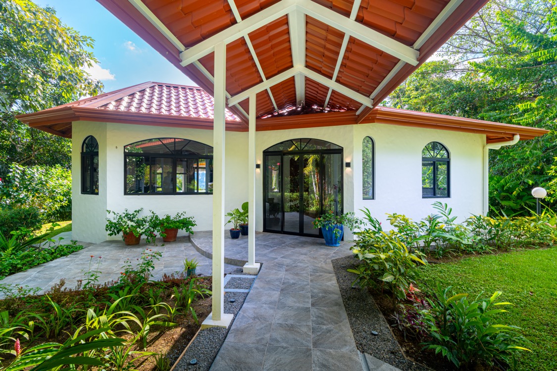 Villa Allamanda — Solar-Powered Luxury Retreat with Ocean Views in the Mountains of Tres Ríos selected