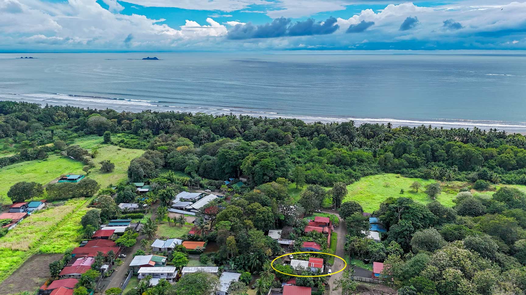 High-Demand Investment Property in Prime Uvita Location – 3-Bed Tropical Home Just 700 Meters from the Beach selected