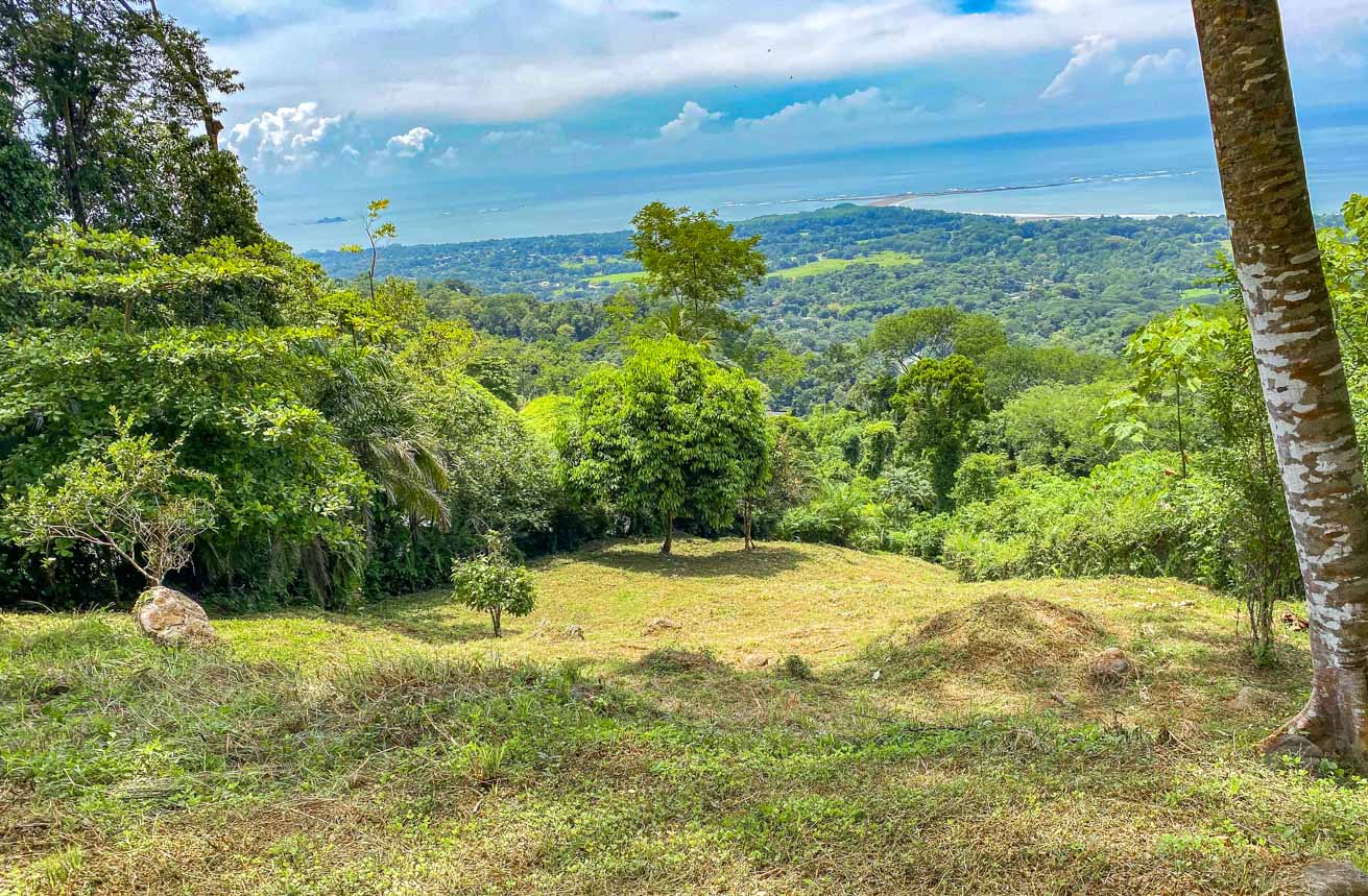 Large Uvita Lot with Whale’s Tail Ocean Views, Sunsets & Legal Water – Ready to Build selected
