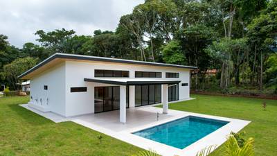 Spacious 3-Bedroom, 3-Bath Home with Larger Pool & Terrace in Ojochal image 1