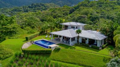 Luxury Coastal Living in Ojochal with Panoramic Ocean Views image 2