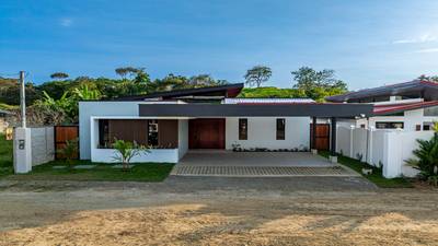 Hidden Gem Villa – Brand New & Fully Furnished 3 Bed | 3 Bath | Private Pool | Costa Rica's South Pacific image 4