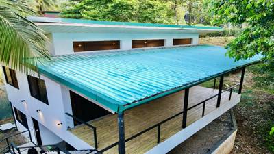 Private River Side Home Only Minutes From The Beach image 3