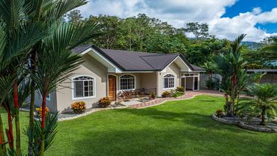 5-Bedroom Residence in Prime Uvita Location image 5