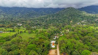 3-Bed Home on Calle Principal Ojochal with River & Jungle image 4