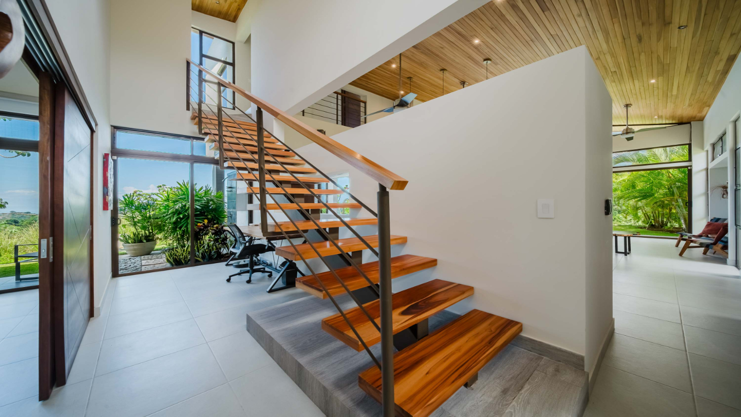 Guest House and Infinity Pool Ocean View Luxury Estate selected