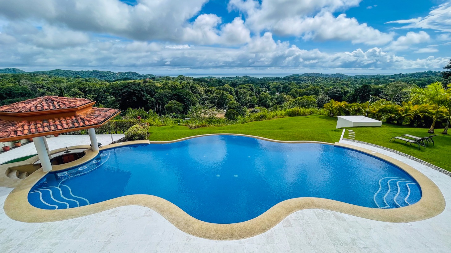 Luxury Ocean View Estate in Ojochal, Costa Rica — 6-Suite Home with Infinity Pool, Ideal for Wellness Retreats or Boutique B&B selected