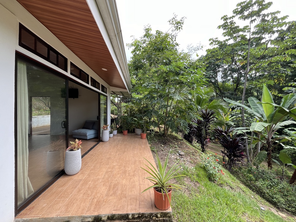 Charming Mountain Retreat in Vergel de Osa – Minutes from Ojochal, Beaches, and Waterfalls selected
