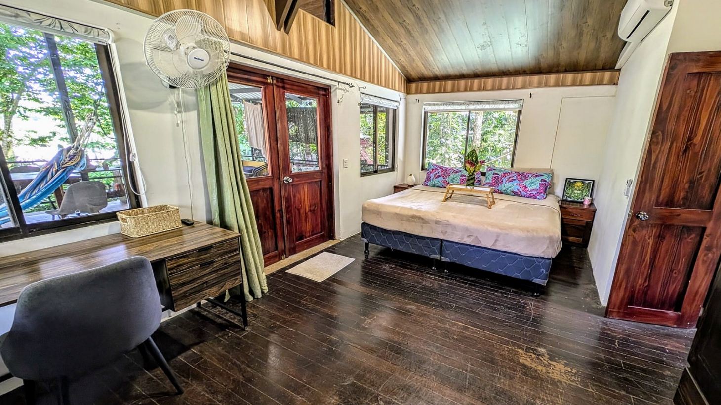 0.23 ACRES – Multi-Business Property In The Heart Of Dominical – Restaurant, 4 Cabins & Commercial Rental selected