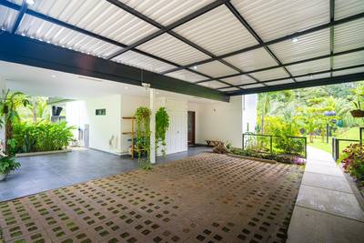Exceptional Modern 4-Bedroom Family Sanctuary on 1 Acre in Ojochal image 5