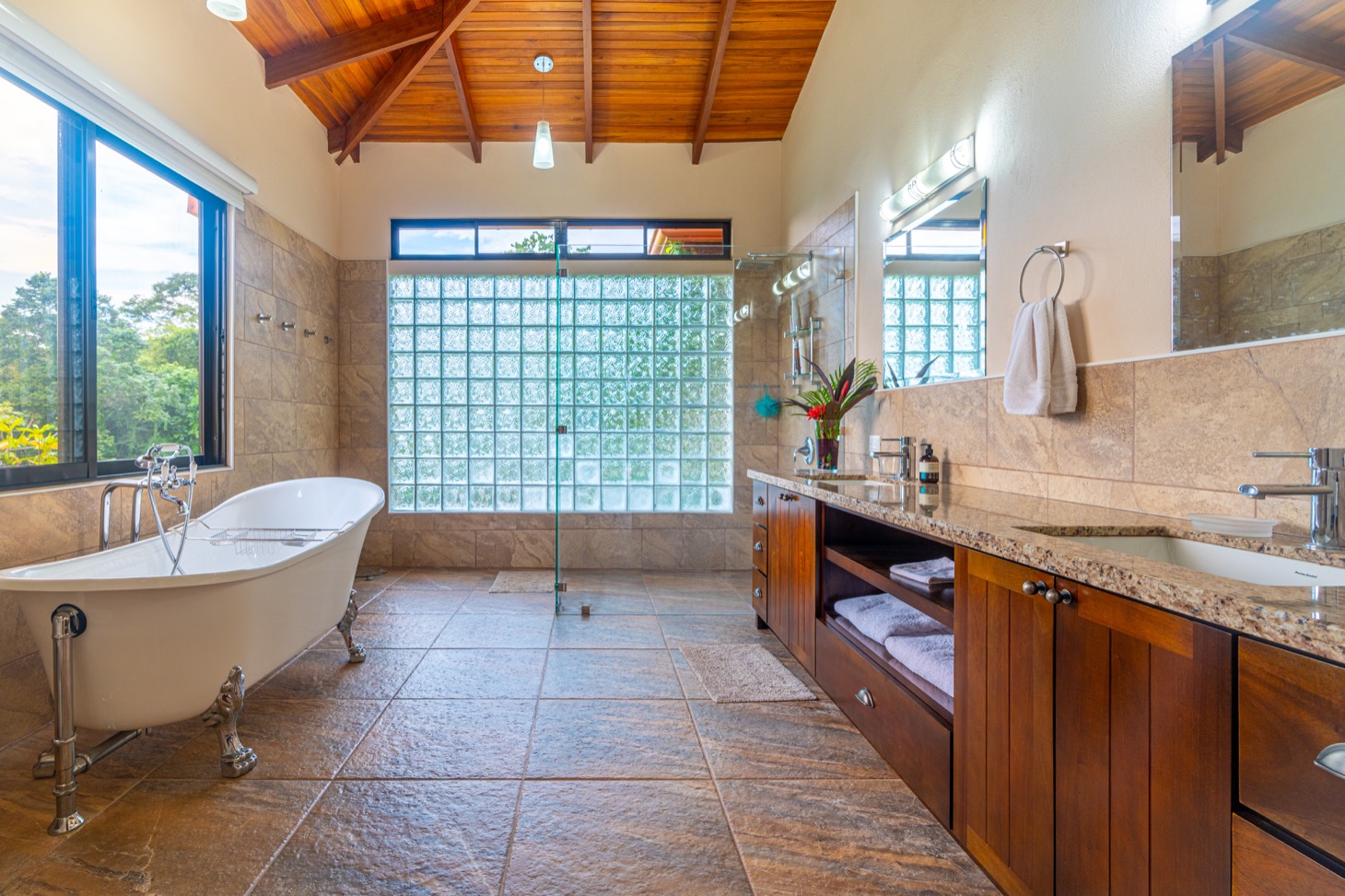 Oceanview Oasis House: Private Waterfall, Infinity Pool & Jungle Trails in Gated Costa Rica Community selected