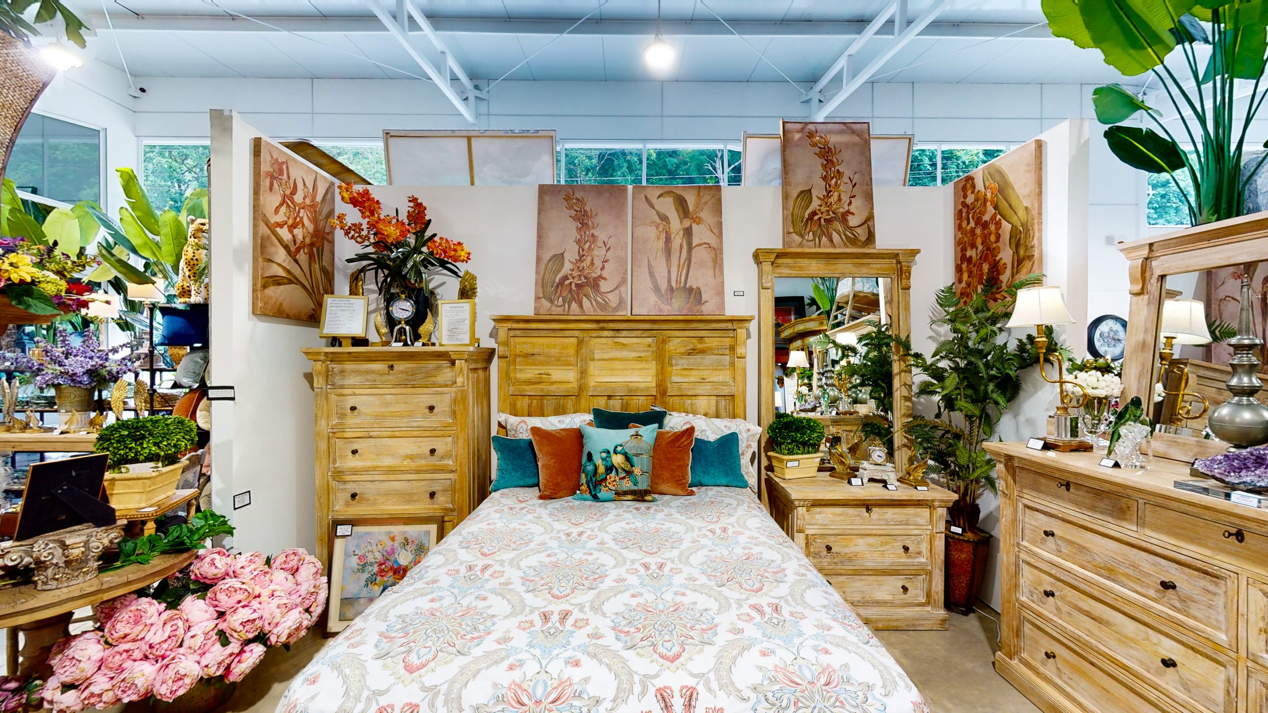 High Income-Generating Retail Business For Sale Near Ojochal, Costa Rica selected