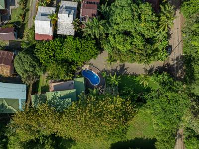 Modern 5-Bedroom Riverfront Home Walking Distance to Dominical image 3