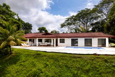 Beautiful Mountain Home With Ocean Views in Prestigious Lagunas – 15 Minutes from Dominical image 2