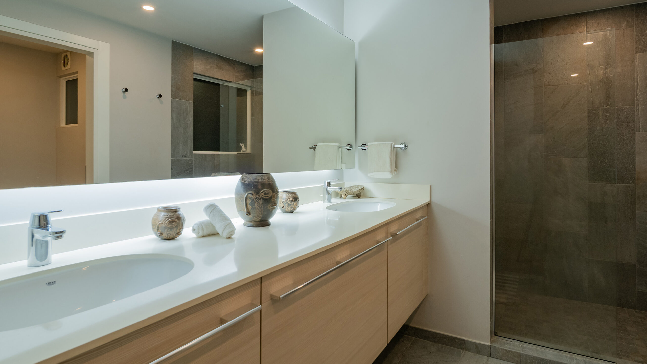 Luxury Condo for Sale – Private Beach Access at Elan, Playa Ballena selected