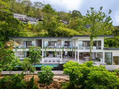 Luxury 5-Bedroom Estate with Panoramic Pacific Ocean & Jungle Views image 1