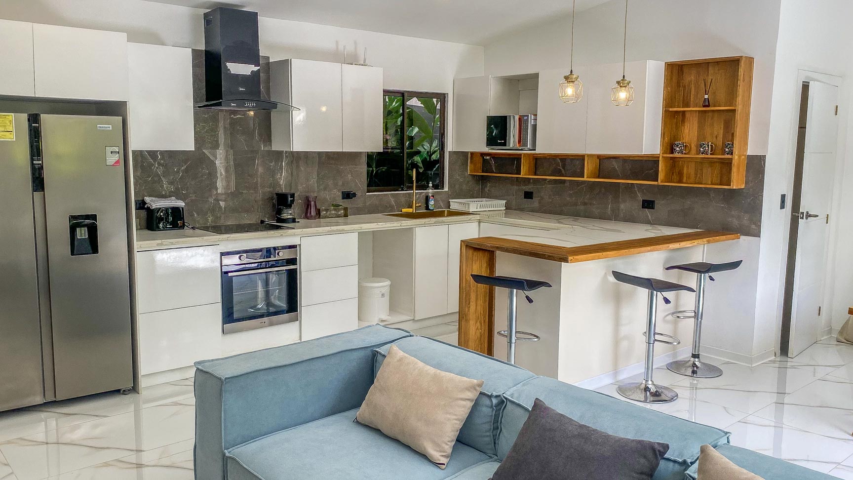 High-Demand Investment Property in Prime Uvita Location – 3-Bed Tropical Home Just 700 Meters from the Beach selected