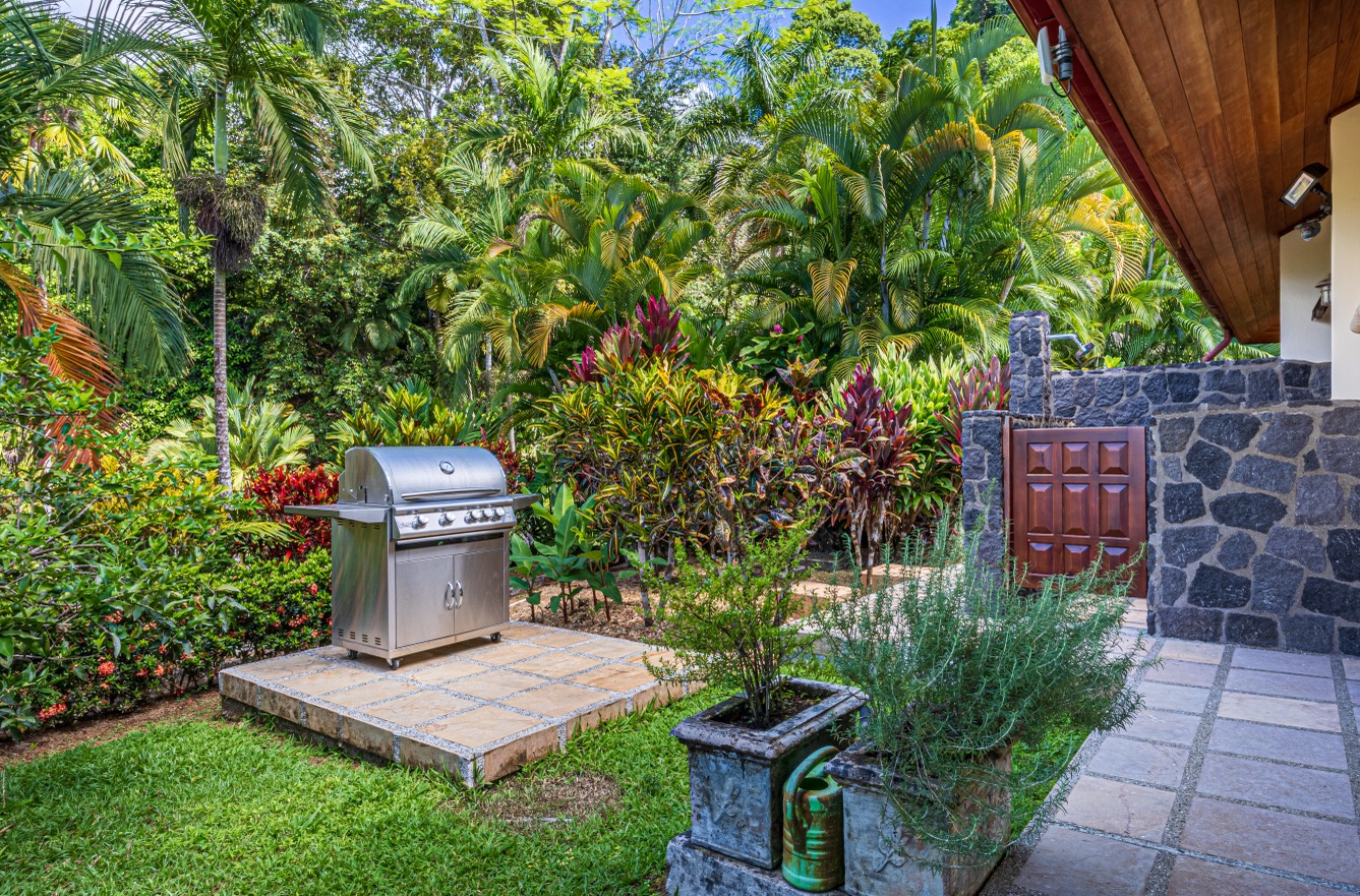 10.9-Acre Luxury Estate with Ocean Views, 3 Homes & Expansion Potential in Tres Ríos selected