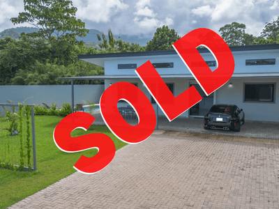 Modern 3-Bedroom Home at the End of a Quiet Road in Uvita image 1