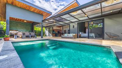 Modern 3-Bedroom Home for Sale in Uvita image 1