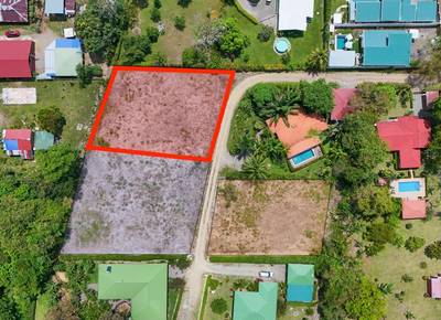 Ready-to-Build, Centrally Located 0.38-Acre Ojochal Lot with Mountain Views image 1