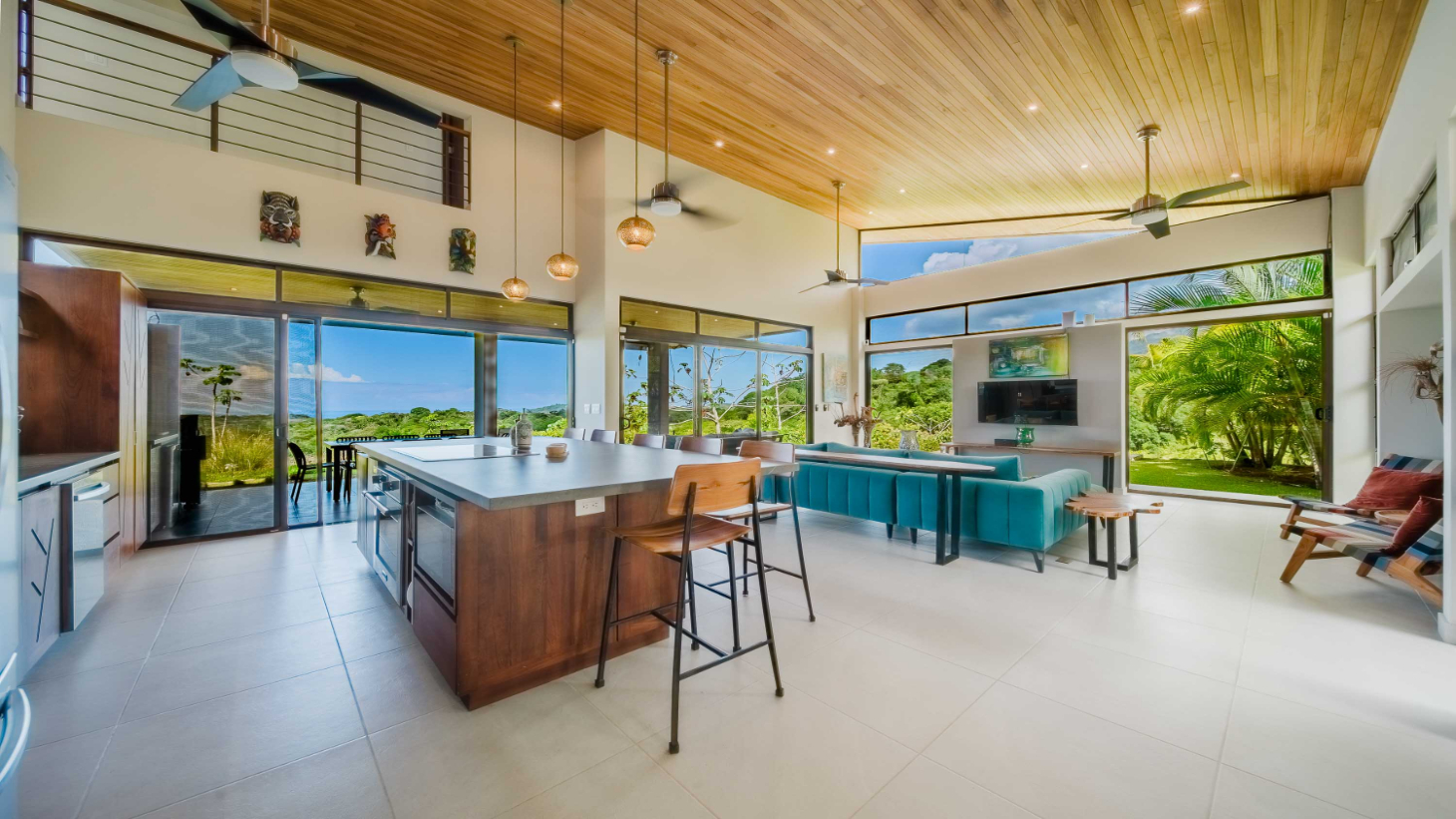 Guest House and Infinity Pool Ocean View Luxury Estate selected