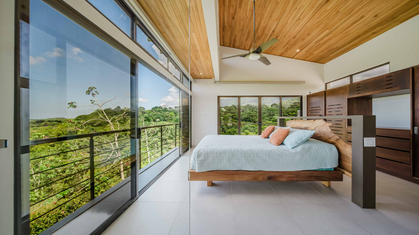 Guest House and Infinity Pool Ocean View Luxury Estate selected