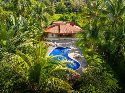 Charming 3-Bedroom Home for Sale in Ojochal, Costa Rica image 1