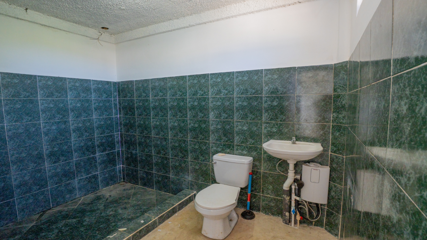 Apartments within Walking Distance to the Beach In Uvita – 0.21 Acres selected