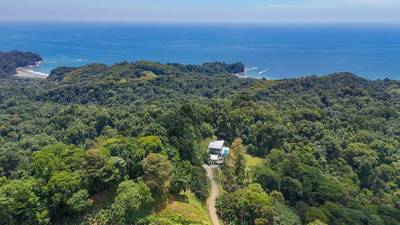 Luxury 4-Bed Home with Ocean & Jungle Views in Ojochal image 4