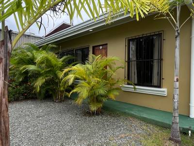 Prime Investment Opportunity in Uvita: Income-Producing Fourplex Just 300 Meters from the Beach image 1