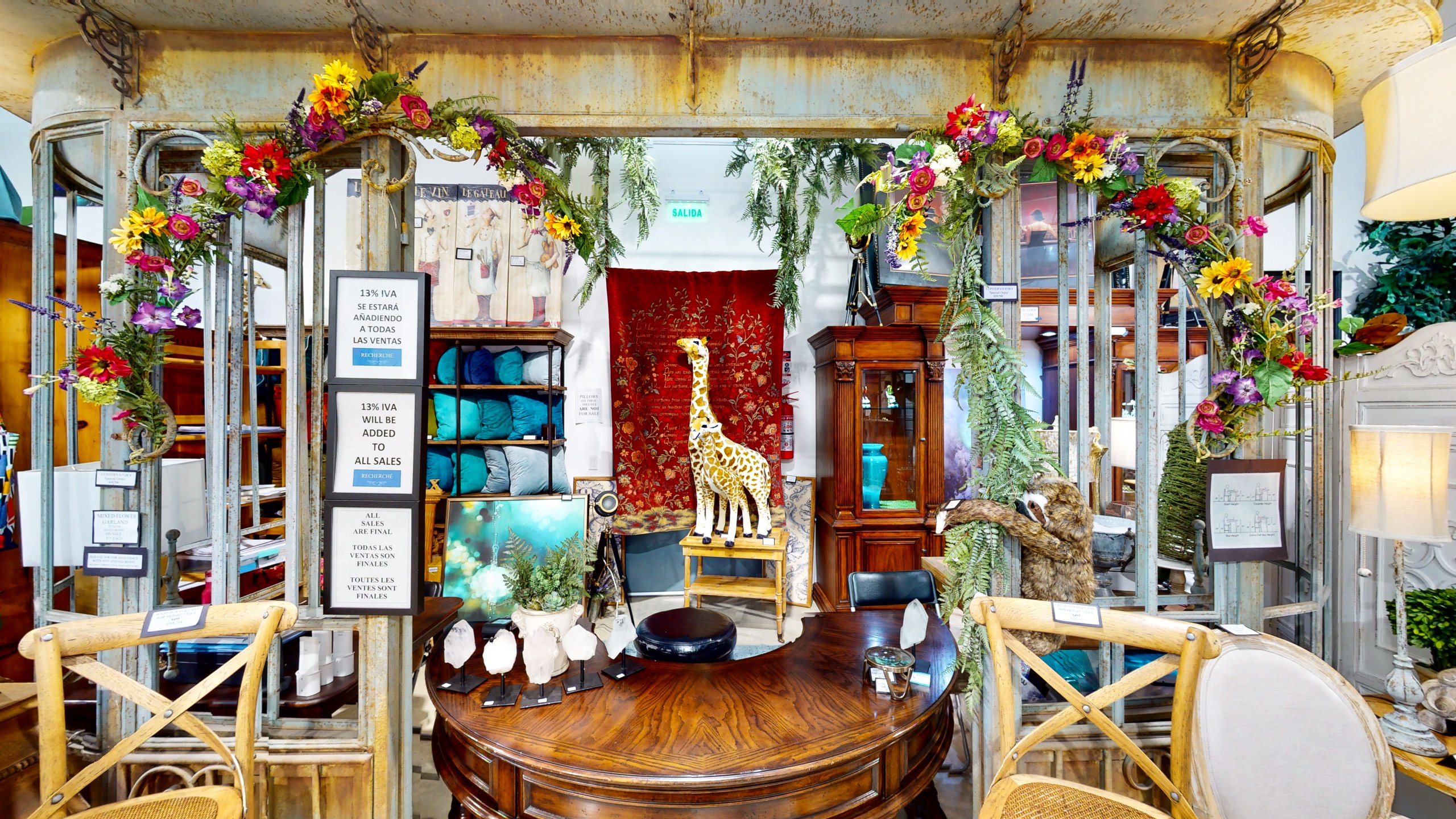 High Income-Generating Retail Business For Sale Near Ojochal, Costa Rica selected