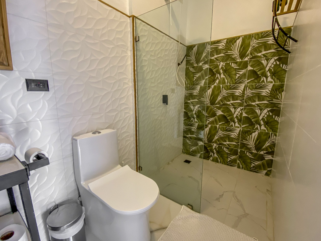 High-Demand Investment Property in Prime Uvita Location – 3-Bed Tropical Home Just 700 Meters from the Beach selected