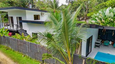 High-Demand Investment Property in Prime Uvita Location – 3-Bed Tropical Home Just 700 Meters from the Beach image 1