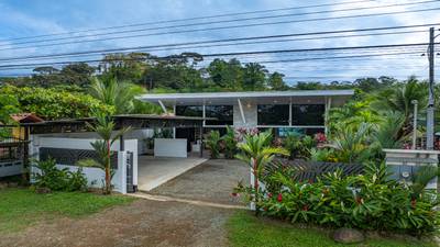 Elegant Tropical Home | 5 Minutes from Marino National Park image 1