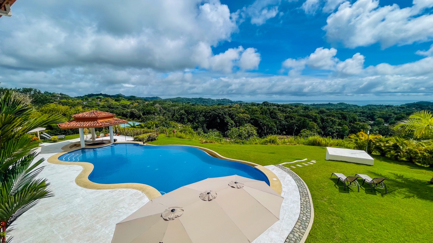 Luxury Ocean View Estate in Ojochal, Costa Rica — 6-Suite Home with Infinity Pool, Ideal for Wellness Retreats or Boutique B&B selected