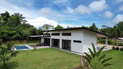 Brand New House For Sale in Ojochal Costa Rica image 3