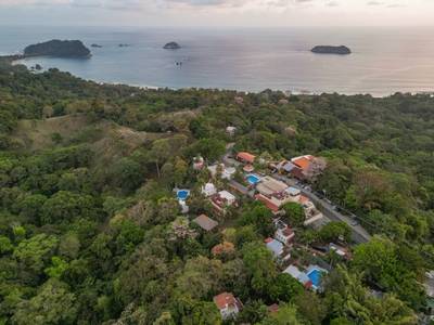 Exceptional Investment Opportunity in the Heart of Manuel Antonio image 1